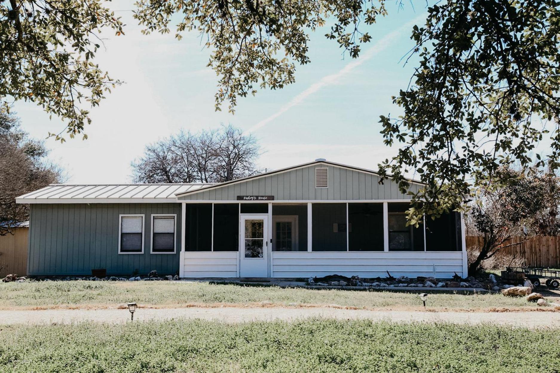 Hadley's House - A Country 3 Bdrm With Screened-in Porch Сasa de vacaciones